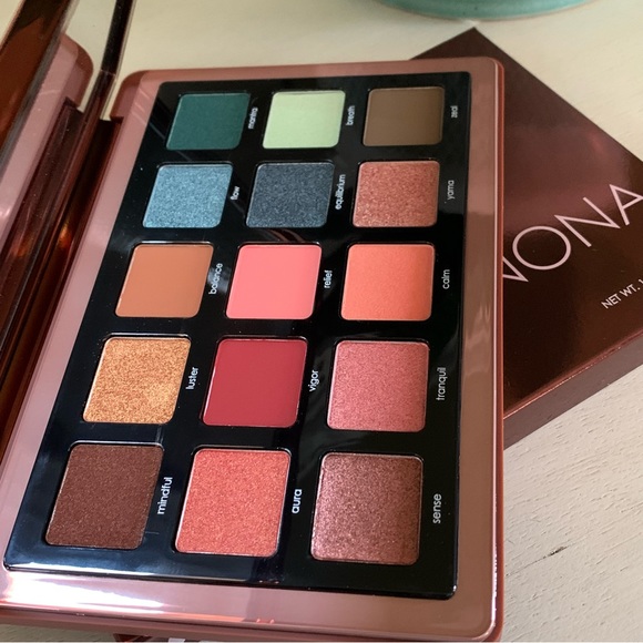 🆕 Natasha Denona
Zendo Eyeshadow Palette - Picture 2 of 13